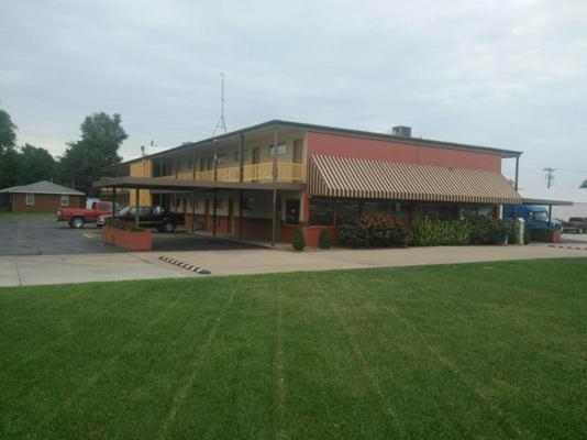 Big Bend Traveler'S Inn Great Bend Екстер'єр фото